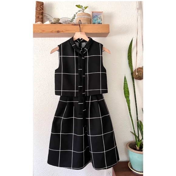 Gracia Windowpane Dress - Picture 4 of 8